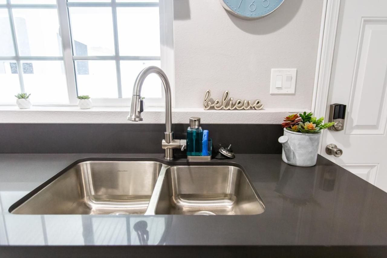 Long Beach Duplex King Bed Pet Friendly Nurses Surgeon Business Travelers Near St Marys Medical Center & Downtown Eksteriør billede
